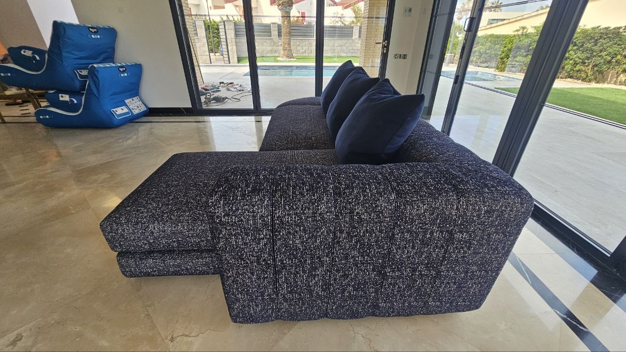 Sofá con chaise longue en Valencia 9