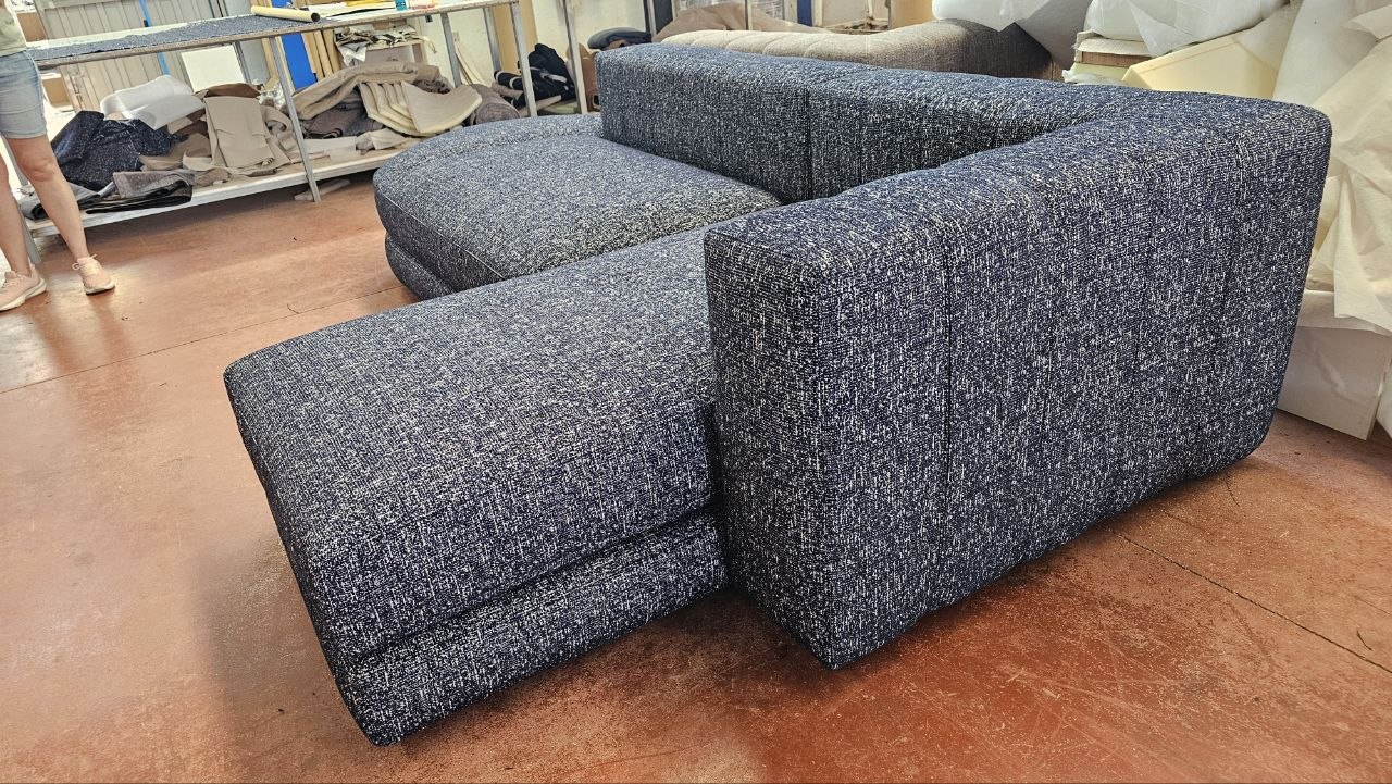 Sofá con chaise longue en Valencia 14